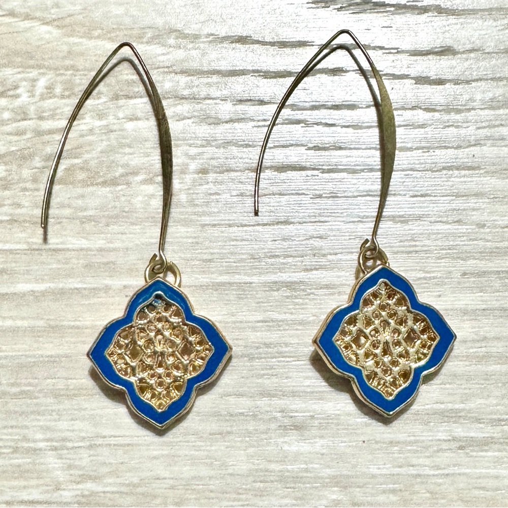 5/$25 NY&Co Gold Tone with Blue Enamel Filigree Square Dangle Earrings